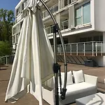 Bialy Hampton W Playa Baltis Międzyzdroje