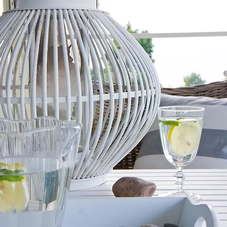 Bialy Hampton W Playa Baltis Miedzyzdroje