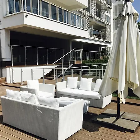 Biały Hampton W Playa Baltis Apartament