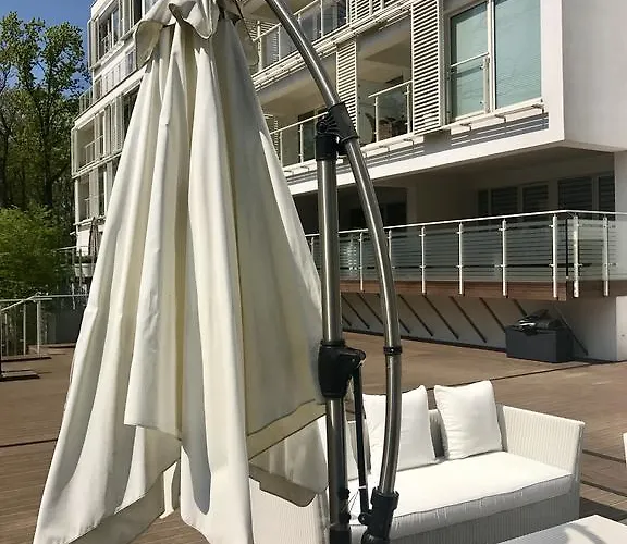 Bialy Hampton W Playa Baltis Miedzyzdroje