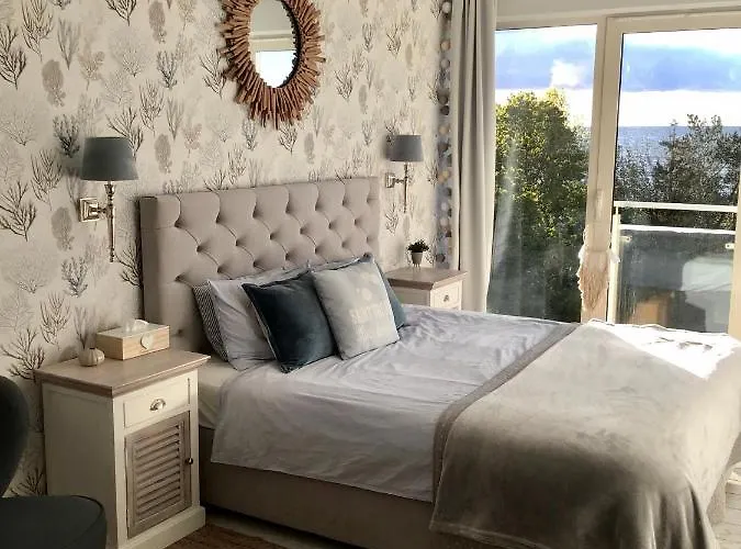 Bialy Hampton W Playa Baltis *